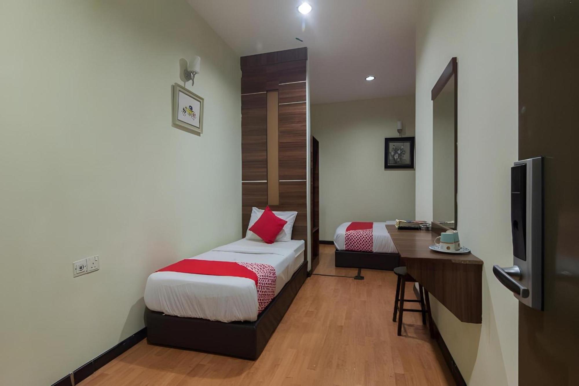 Capital O 812 Hotel Smc Seksyen 13 シャー・アラム エクステリア 写真