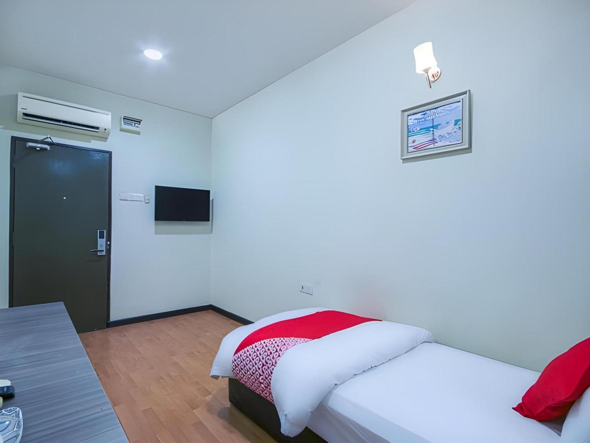 Capital O 812 Hotel Smc Seksyen 13 シャー・アラム エクステリア 写真