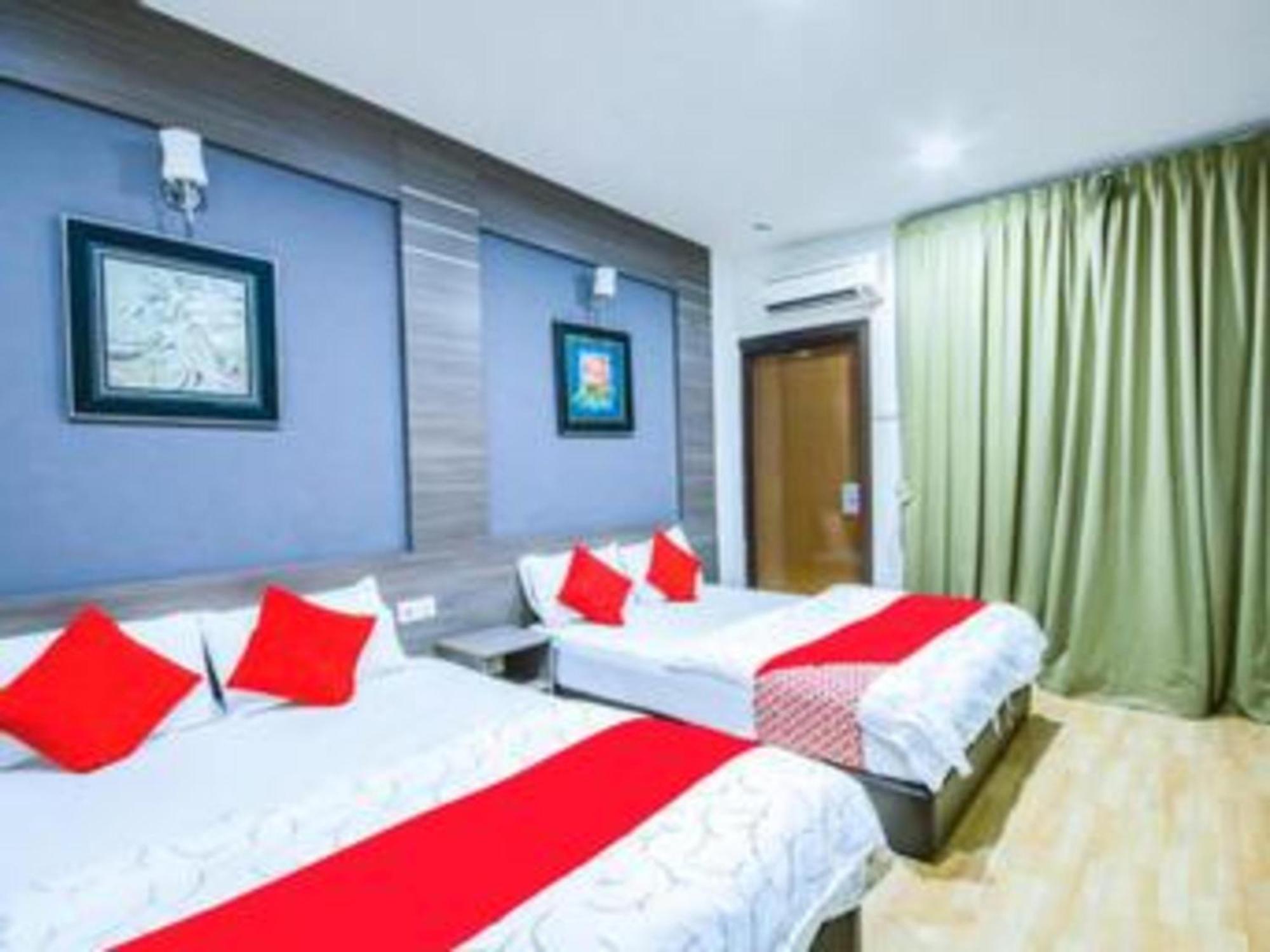 Capital O 812 Hotel Smc Seksyen 13 シャー・アラム エクステリア 写真