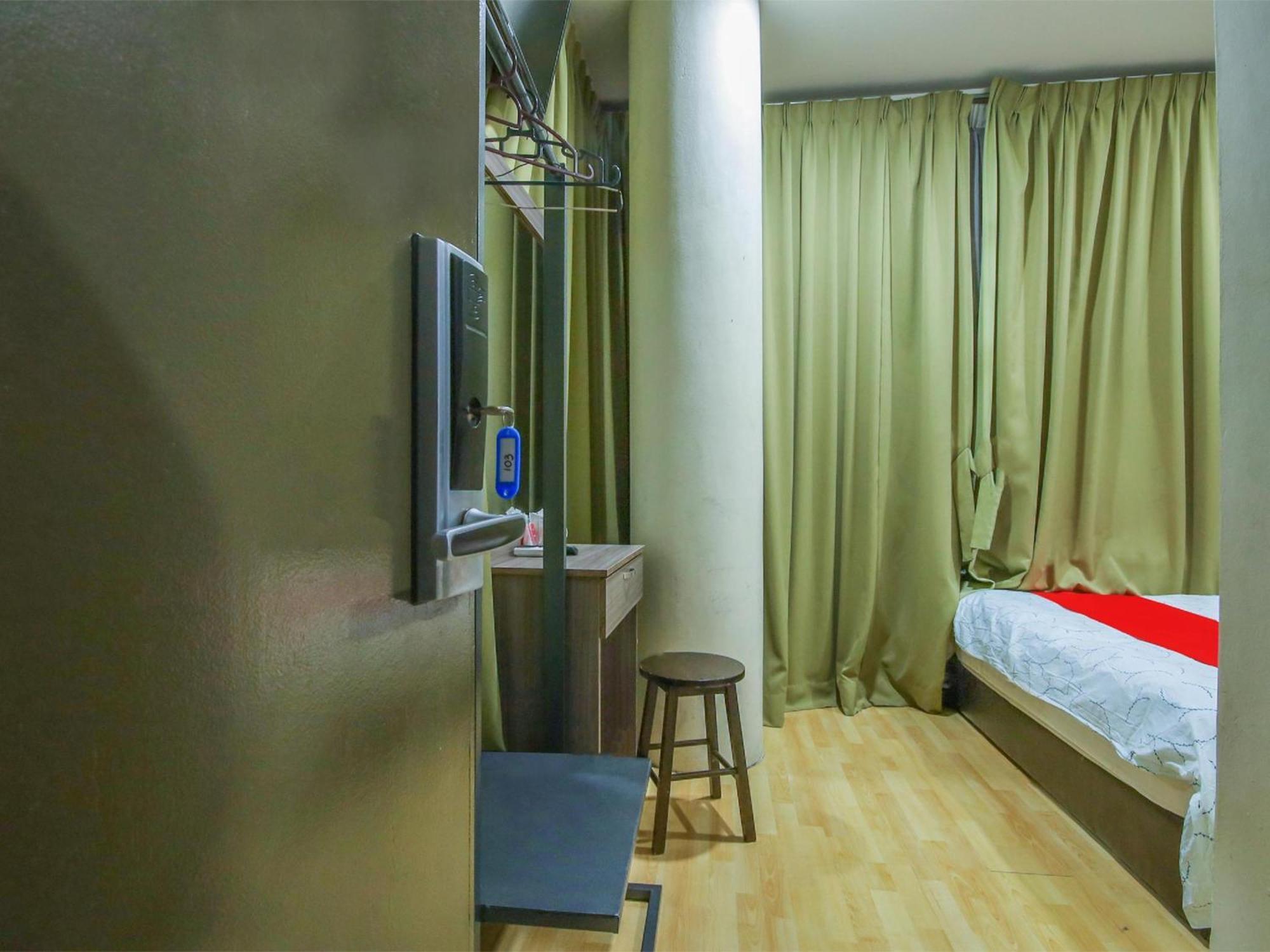 Capital O 812 Hotel Smc Seksyen 13 シャー・アラム エクステリア 写真