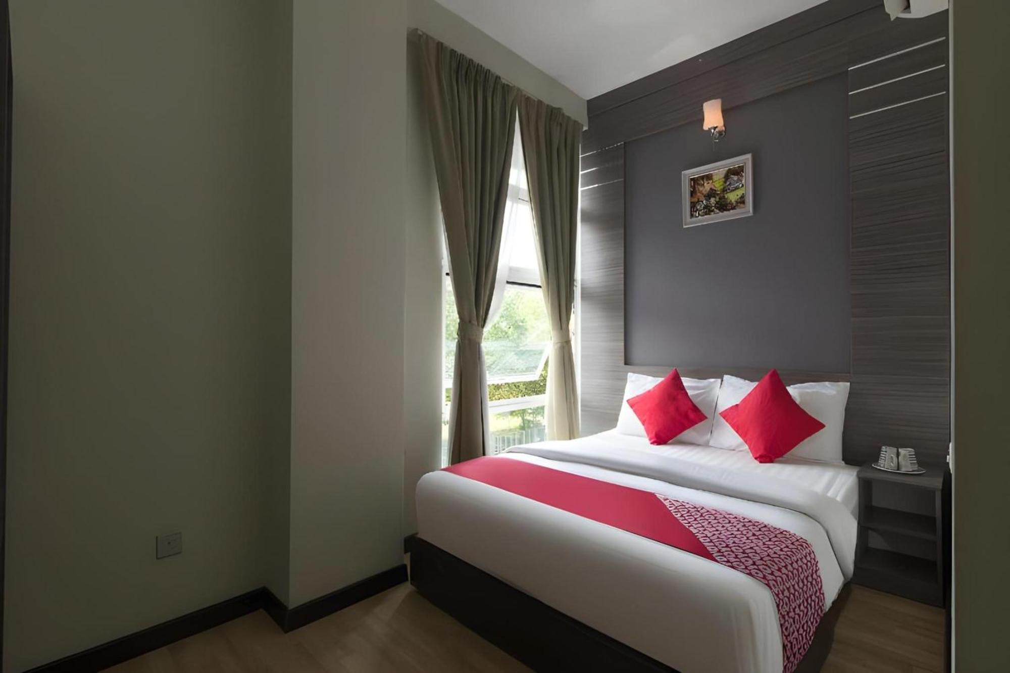 Capital O 812 Hotel Smc Seksyen 13 シャー・アラム エクステリア 写真