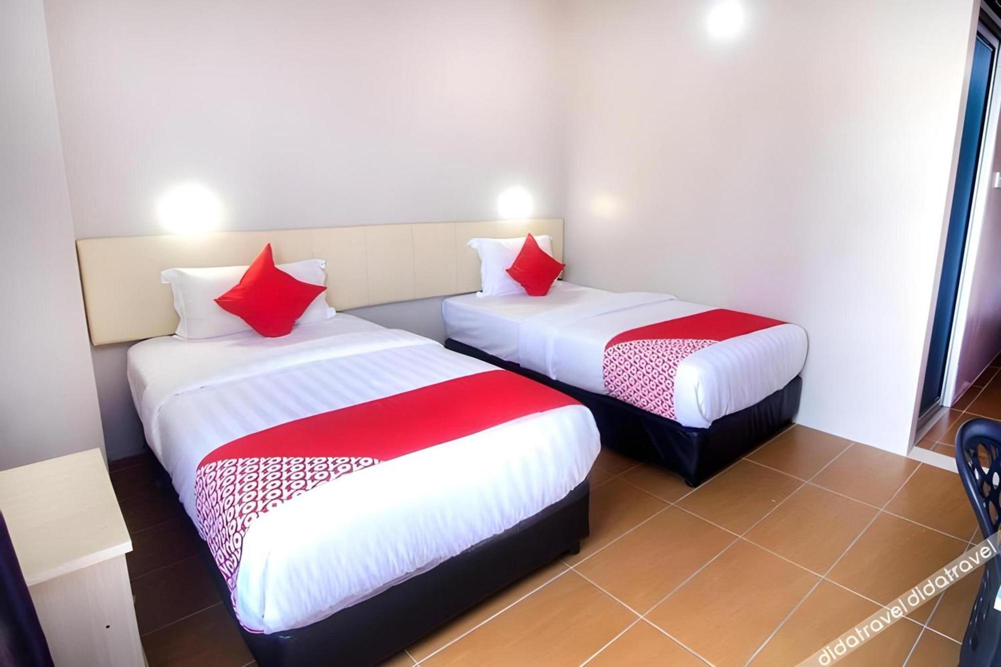 Capital O 812 Hotel Smc Seksyen 13 シャー・アラム エクステリア 写真