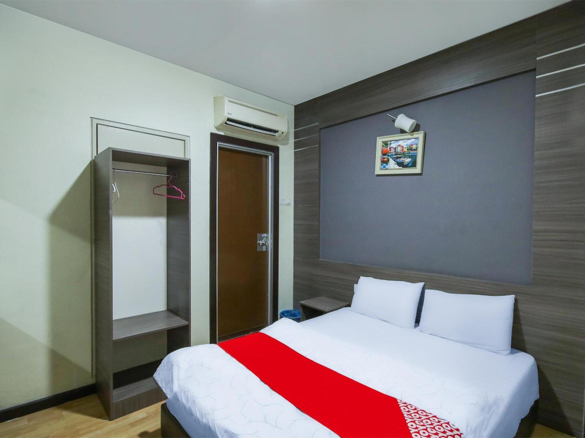 Capital O 812 Hotel Smc Seksyen 13 シャー・アラム エクステリア 写真