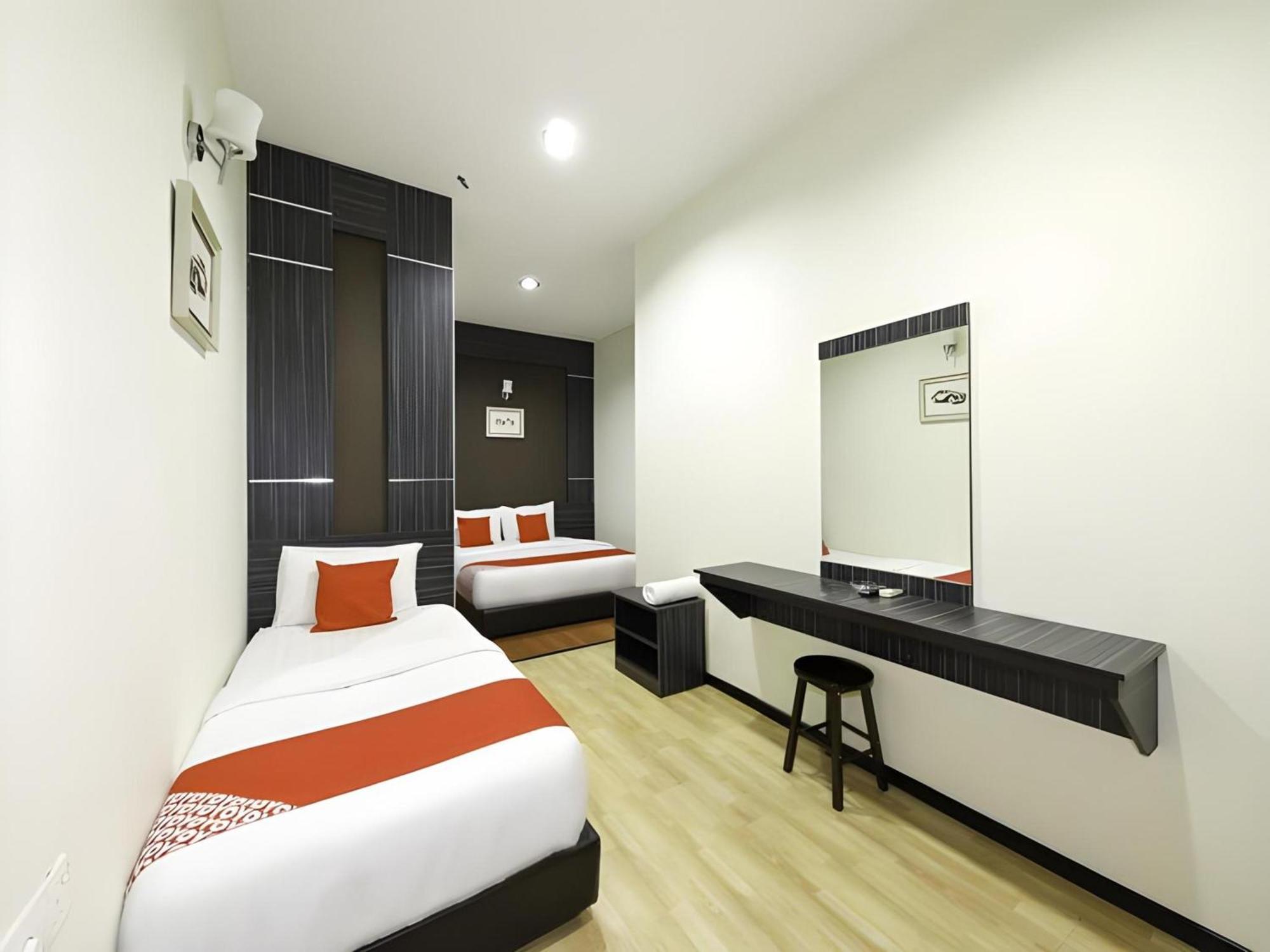 Capital O 812 Hotel Smc Seksyen 13 シャー・アラム エクステリア 写真