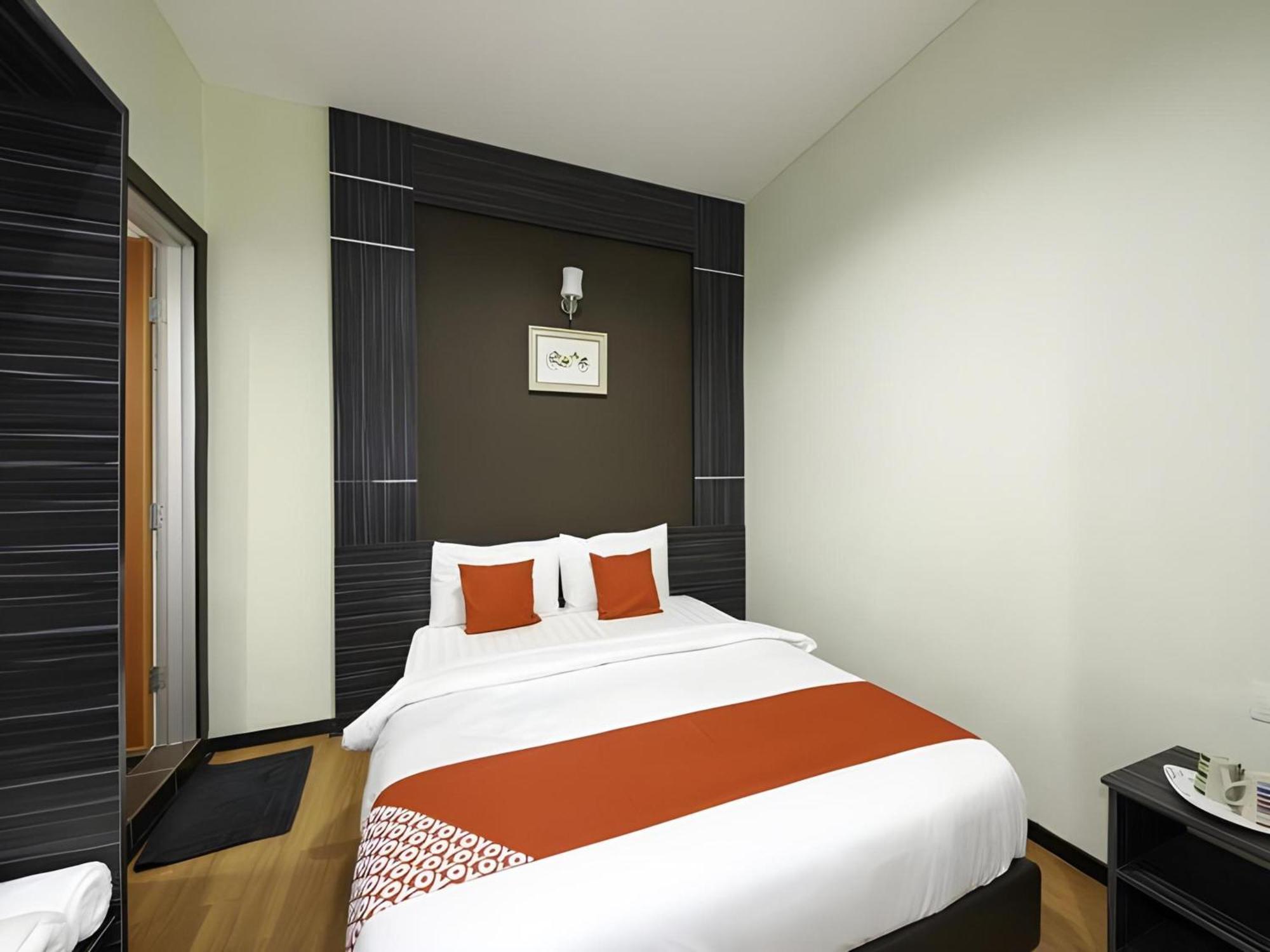 Capital O 812 Hotel Smc Seksyen 13 シャー・アラム エクステリア 写真
