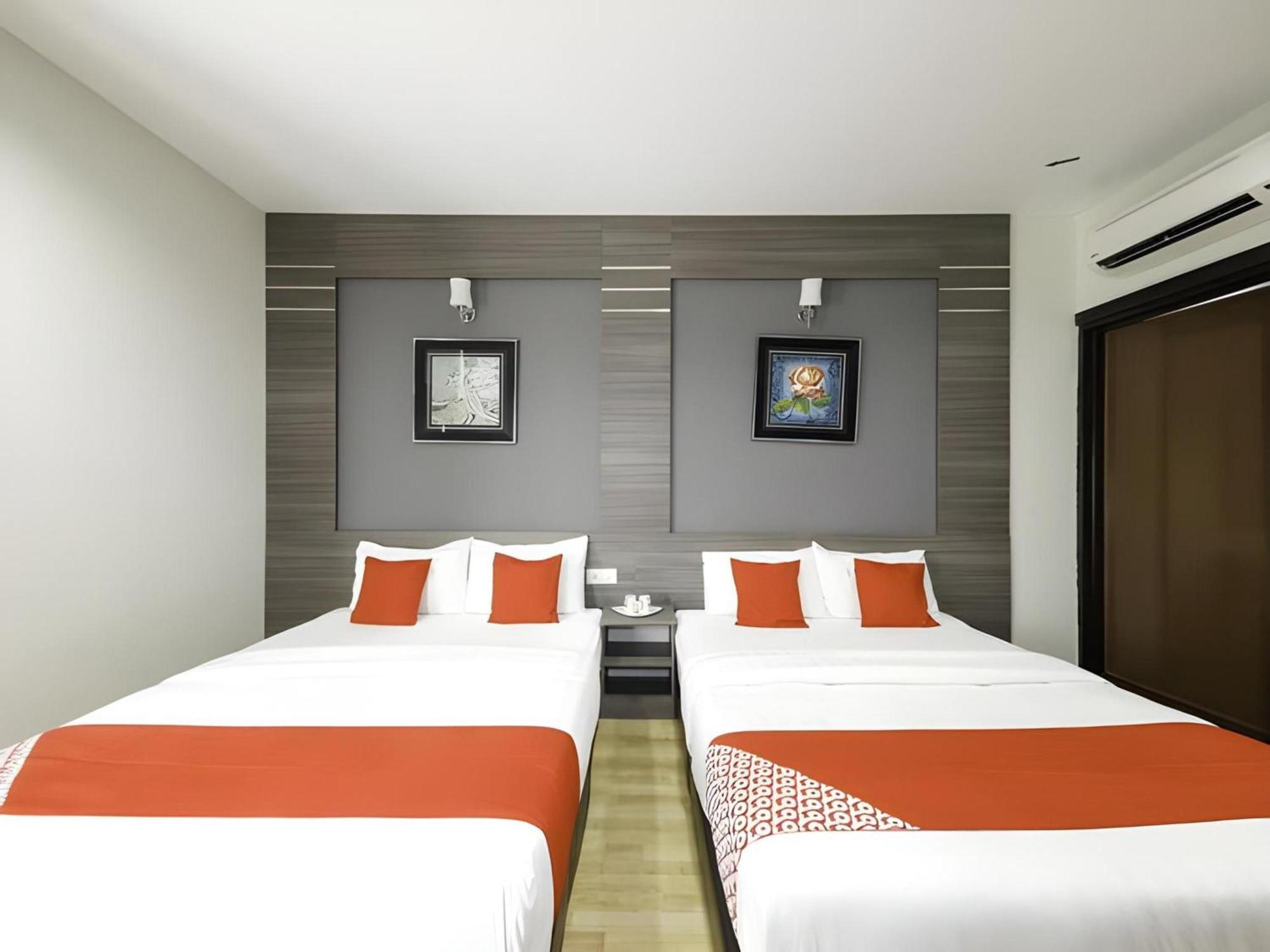 Capital O 812 Hotel Smc Seksyen 13 シャー・アラム エクステリア 写真