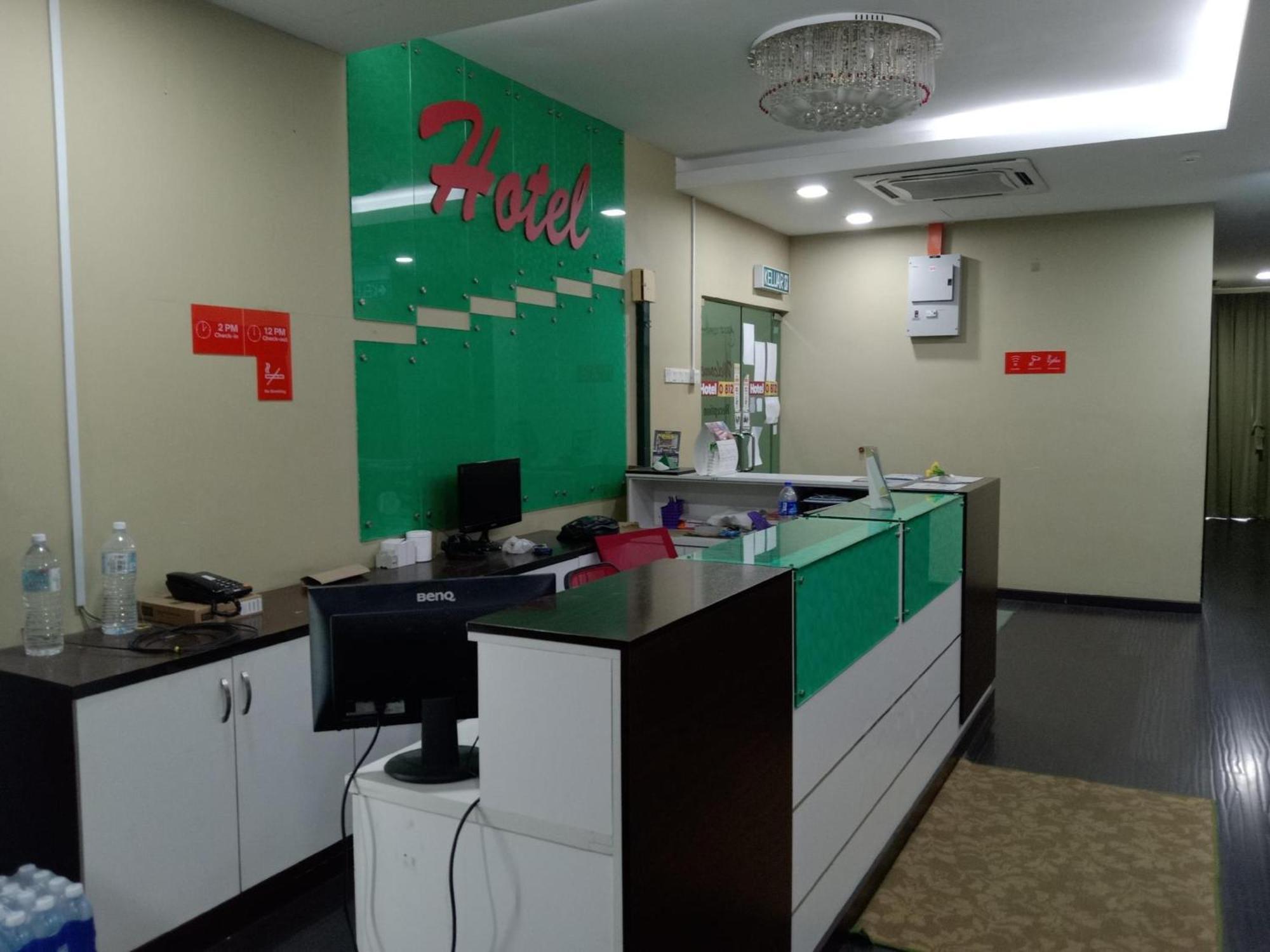 Capital O 812 Hotel Smc Seksyen 13 シャー・アラム エクステリア 写真