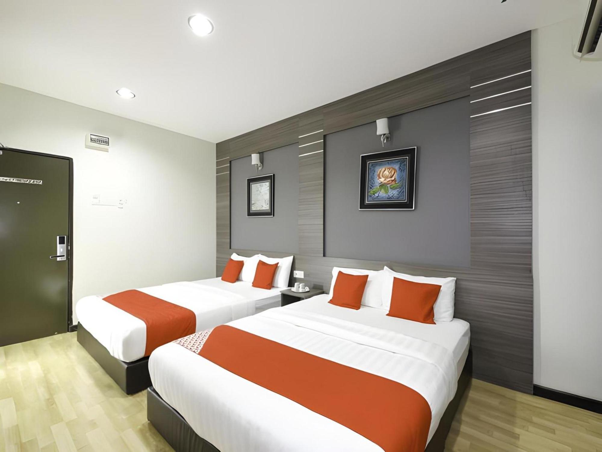 Capital O 812 Hotel Smc Seksyen 13 シャー・アラム エクステリア 写真