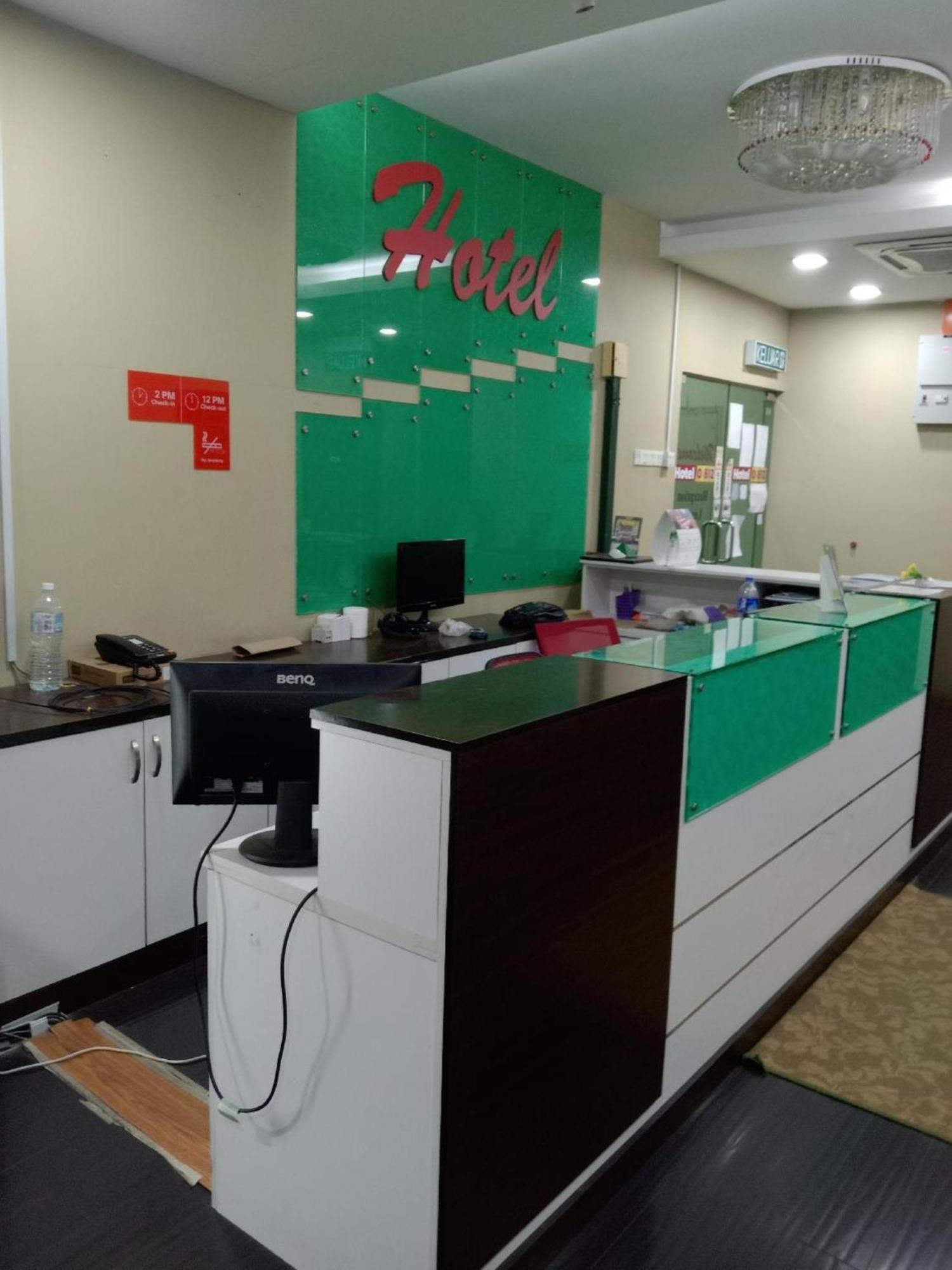 Capital O 812 Hotel Smc Seksyen 13 シャー・アラム エクステリア 写真